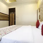 Hotel Chandra Vilas