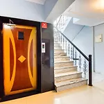 Oyo 6179 Hotel Aarjee Crescent