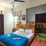 Vintage House... By “Ven A Casa - Home Stays”