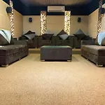 Malibu - Luxury Villa With Home Theater & Pool