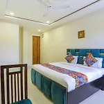Fabhotel Shiv Rachna