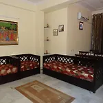 Tulsian Guest House & Apartments