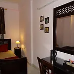 Tulsian Guest House & Apartments