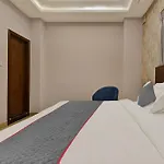 Hotel O Priyaj
