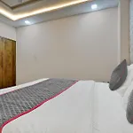 Hotel O Priyaj