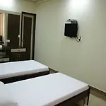 Hotel Tarun
