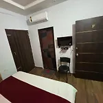 Hotel Lakhdatar Palace