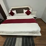 Hotel Lakhdatar Palace