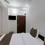 Oyo 82094 Hotel Saras Inn