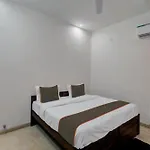 Oyo 82094 Hotel Saras Inn