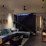 The Hanging Villa - A Luxury Pool Villa In Jaipur