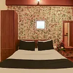 Hotel O The Blue Inn