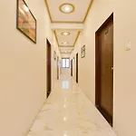 Fabhotel Lavish Palace