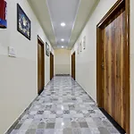 Oyo 82116 Hotel 24A 7 Living