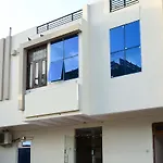 Oyo 6697 Hotel Green Lemon