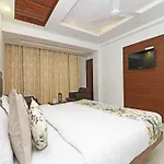 Oyo 17070 Varindavan Resort
