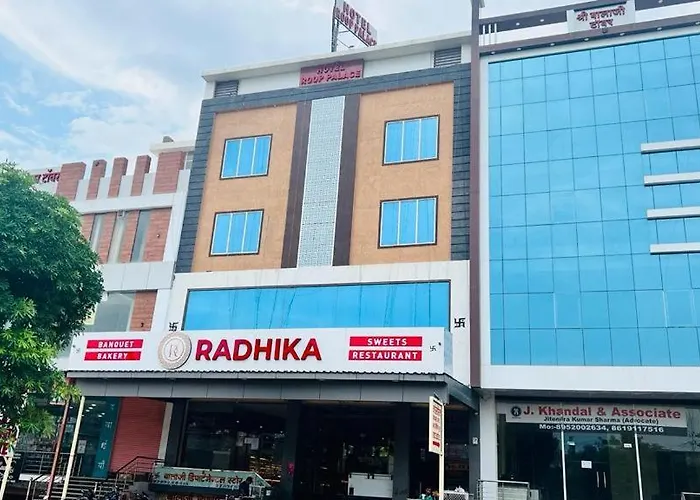 Hotel Roop Palace