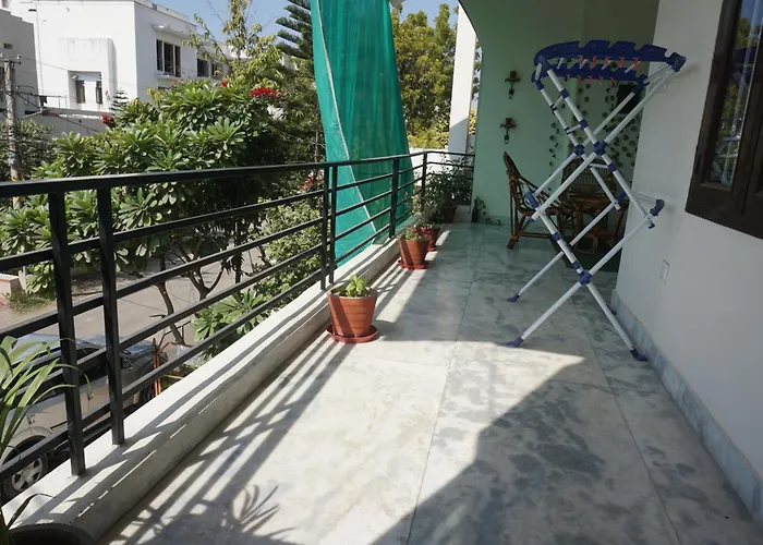 Luxurious 3Bhk Urban Retreat Homestay