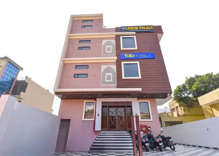 Fabhotel Lavish Palace