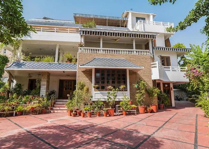 Giri Homestay By Vista Rooms