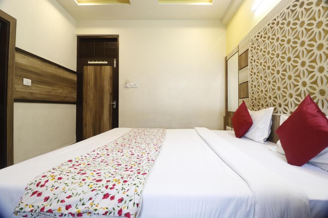 Hotel Chandra Vilas 2*