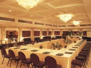 Hotel V Sarovar Portico Mi Road