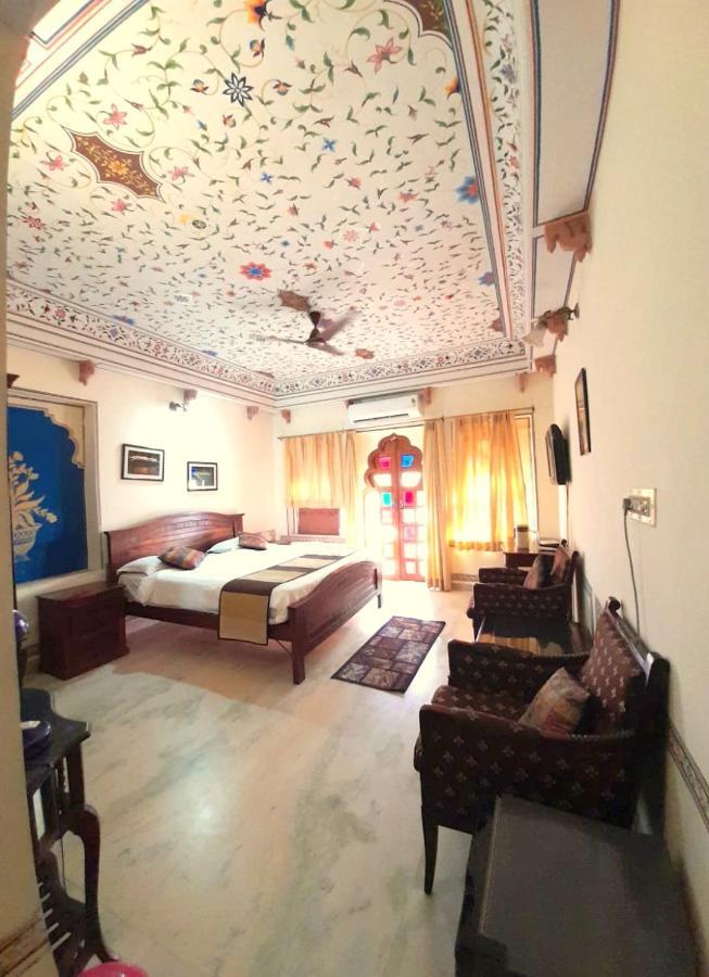 Sajjan Niwas 3*