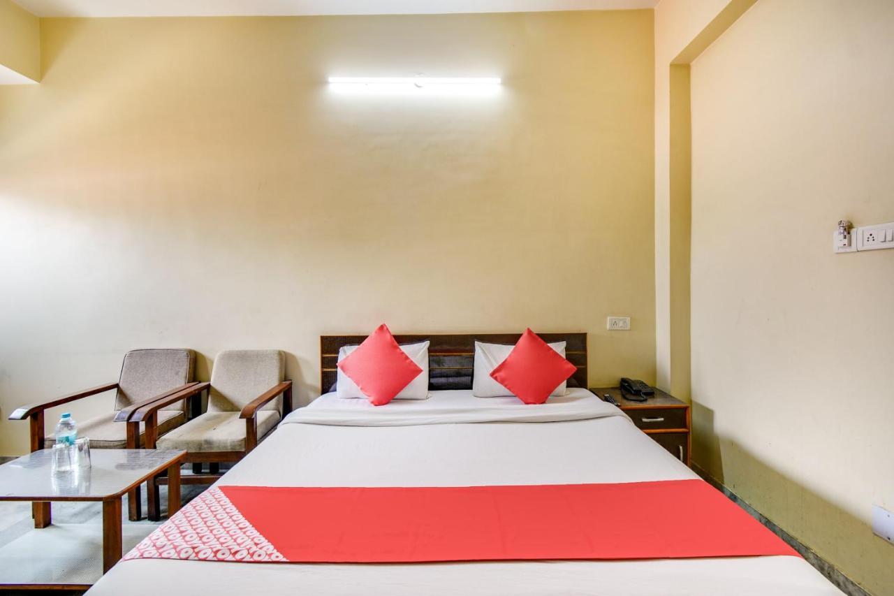 Hotel Oyo 72203 Shrinath 3*