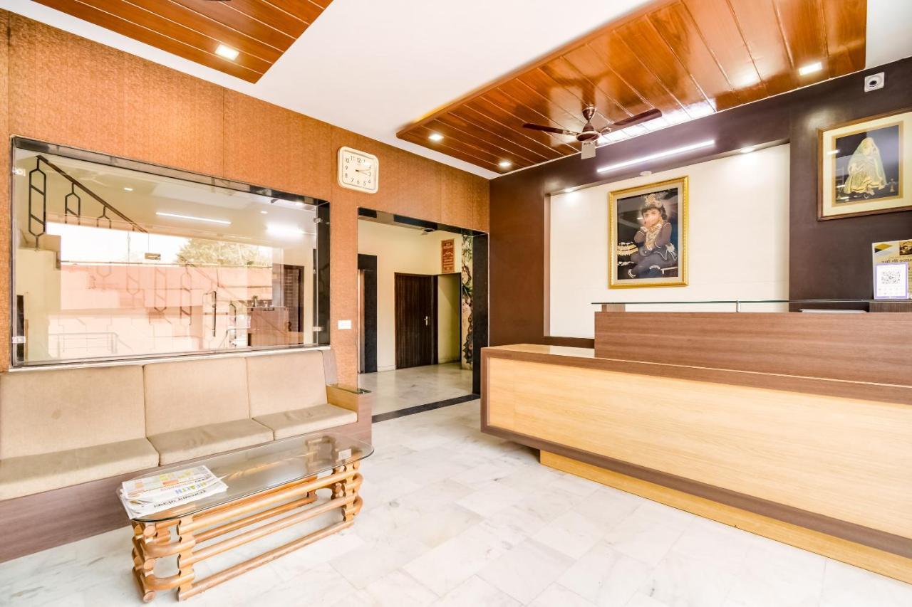 Hotel Oyo 72203 Shrinath 3*