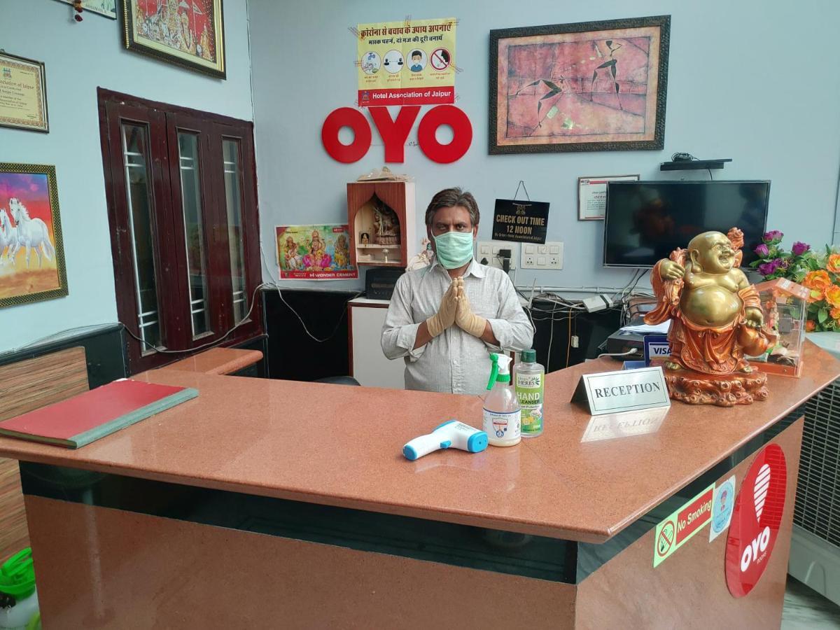 Oyo 6179 Aarjee Crescent 3*