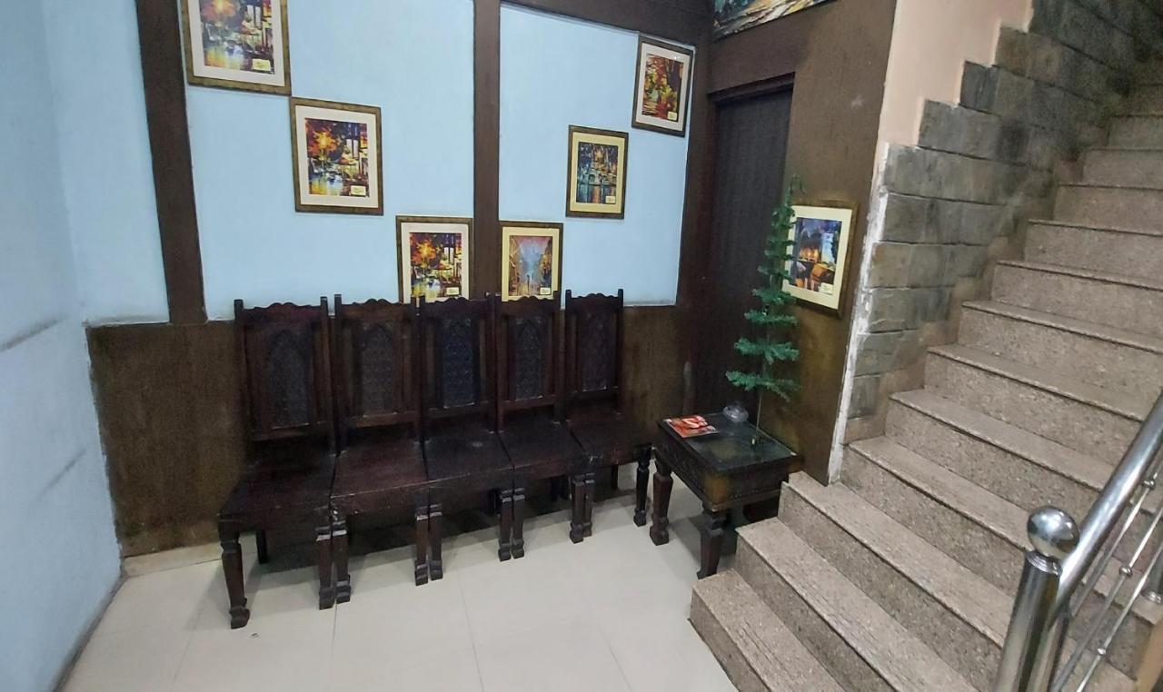 Anand Palace