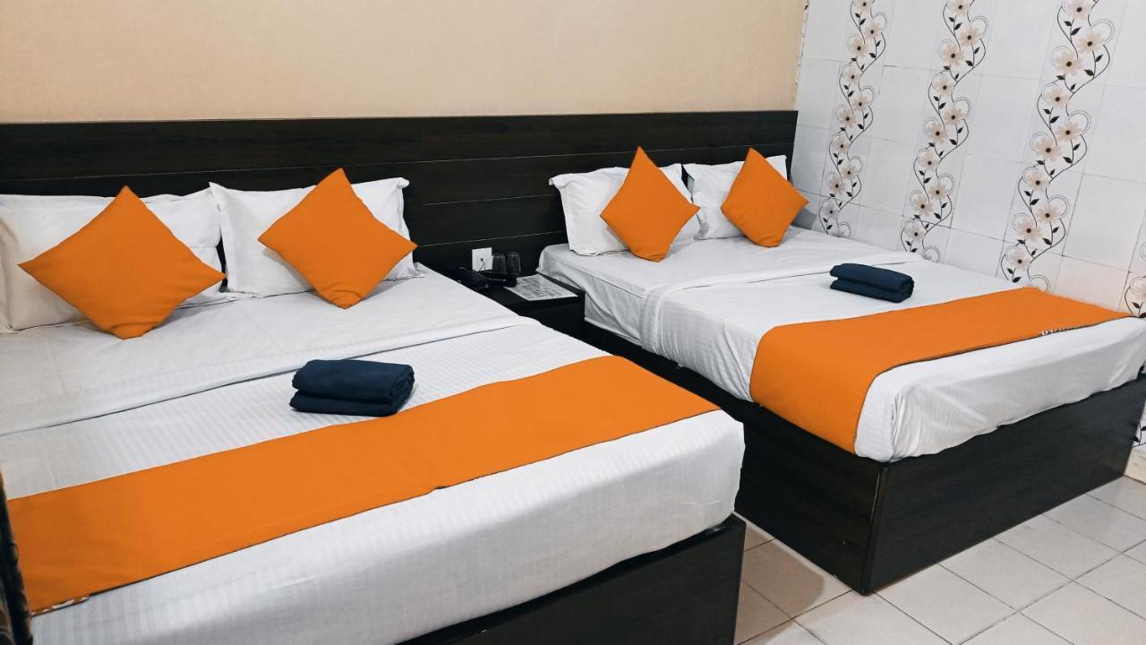 Hotel Om Palace - Couple Friendly & Local Id Accepted 2*