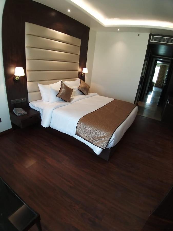 Dvij Hotel 3*