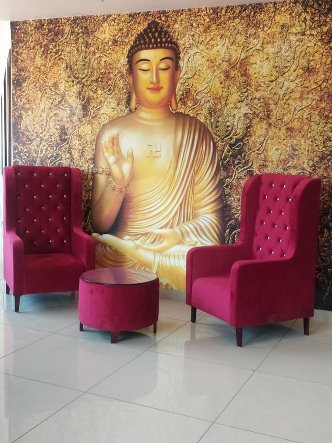 Hotel Rajlaxmi - Free Airport Pickup And Drop 4*