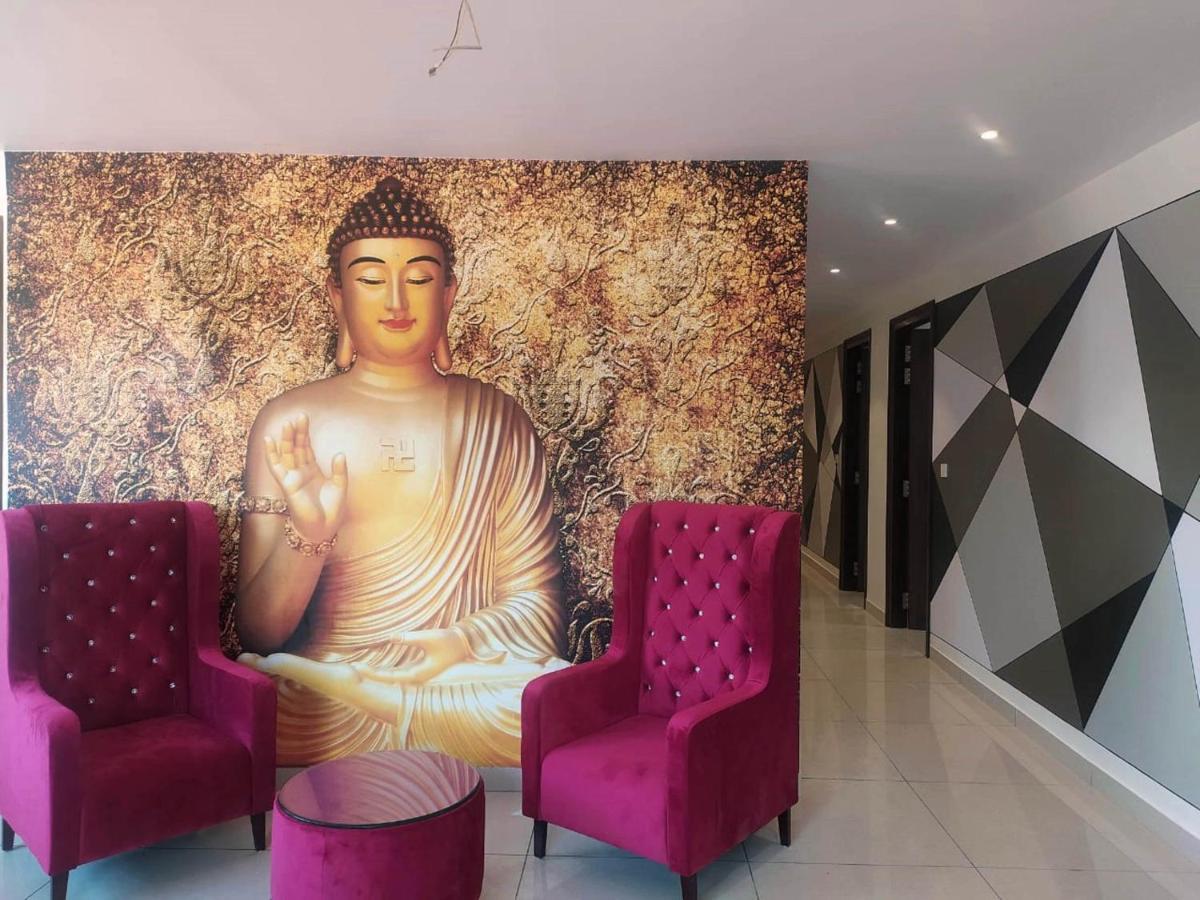 Rajlaxmi - Free Airport Pickup And Drop Hotel