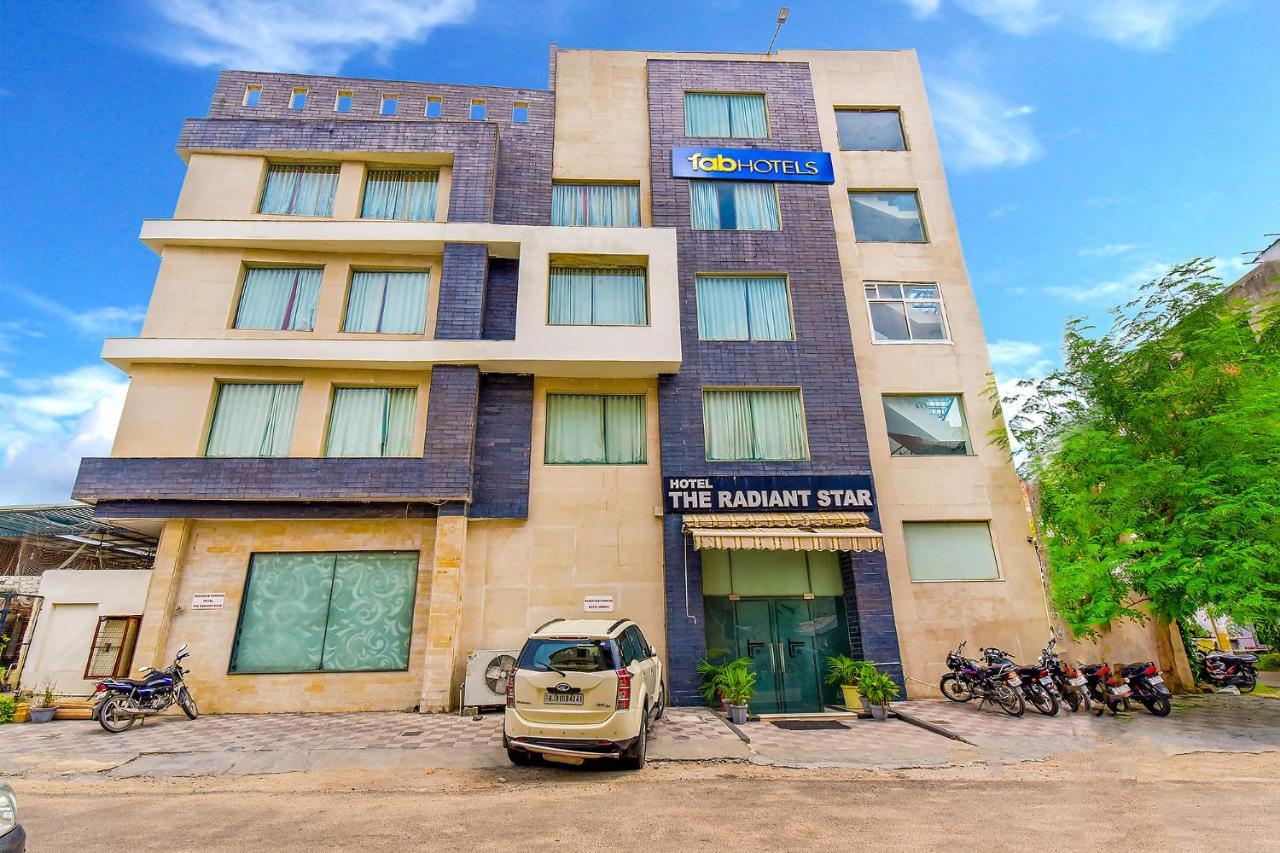 Hotel Fabhotel Radiant Star Lalkothi