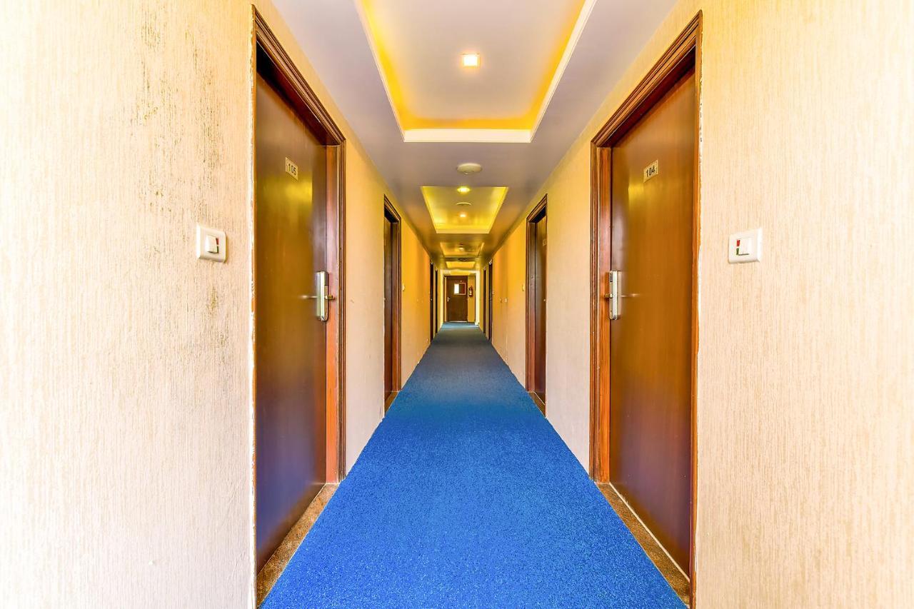 Hotel Fabhotel Radiant Star Lalkothi