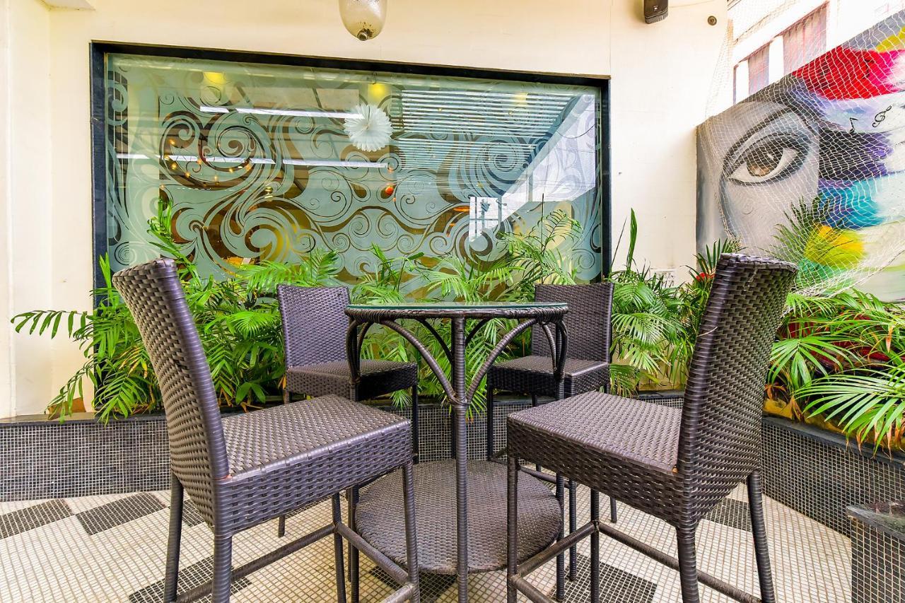 Fabhotel Radiant Star Lalkothi Hotel