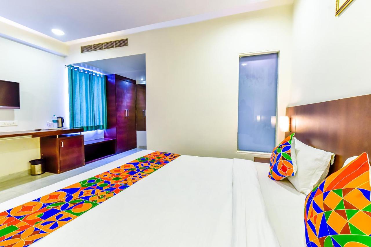 Hotel Fabhotel Radiant Star Lalkothi