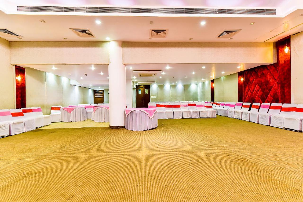 Fabhotel Radiant Star Lalkothi Hotel 3*