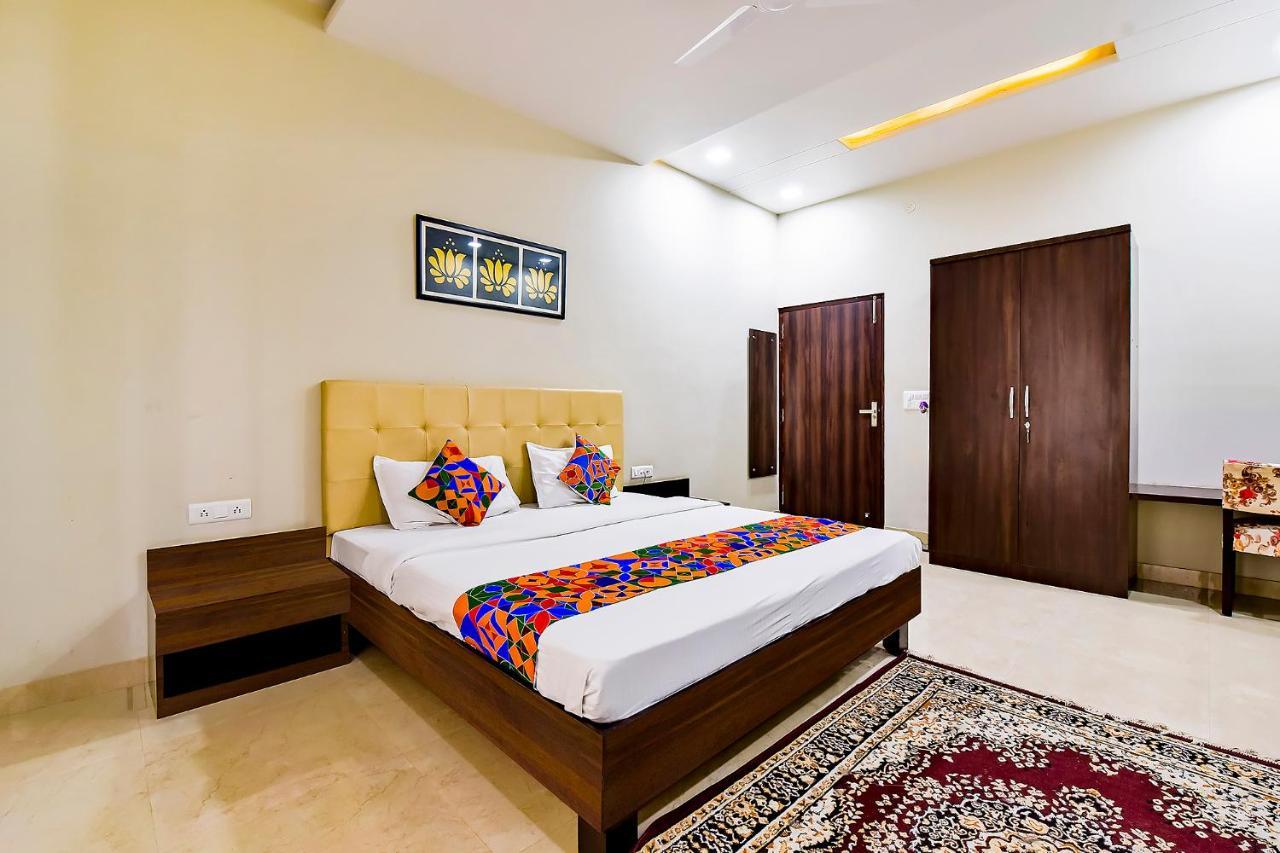 Hotel Fabhotel The Castle Jaipur