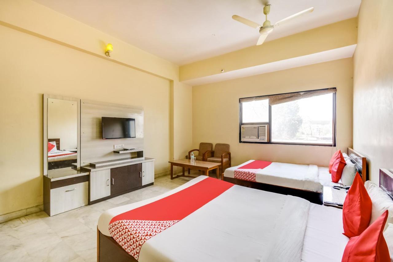 Oyo 72203 Shrinath 3* Jaipur