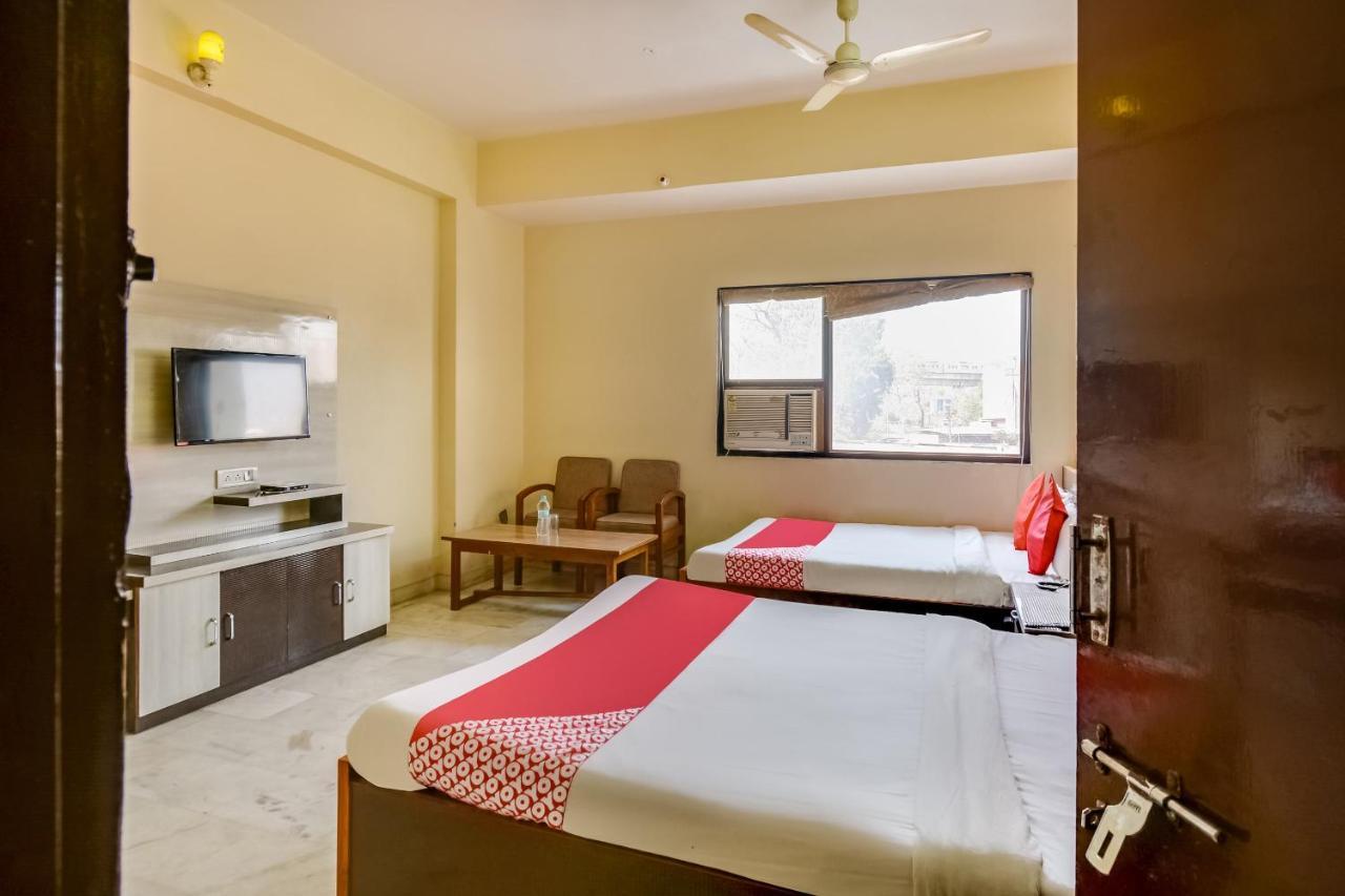 Oyo 72203 Shrinath Hotel Jaipur