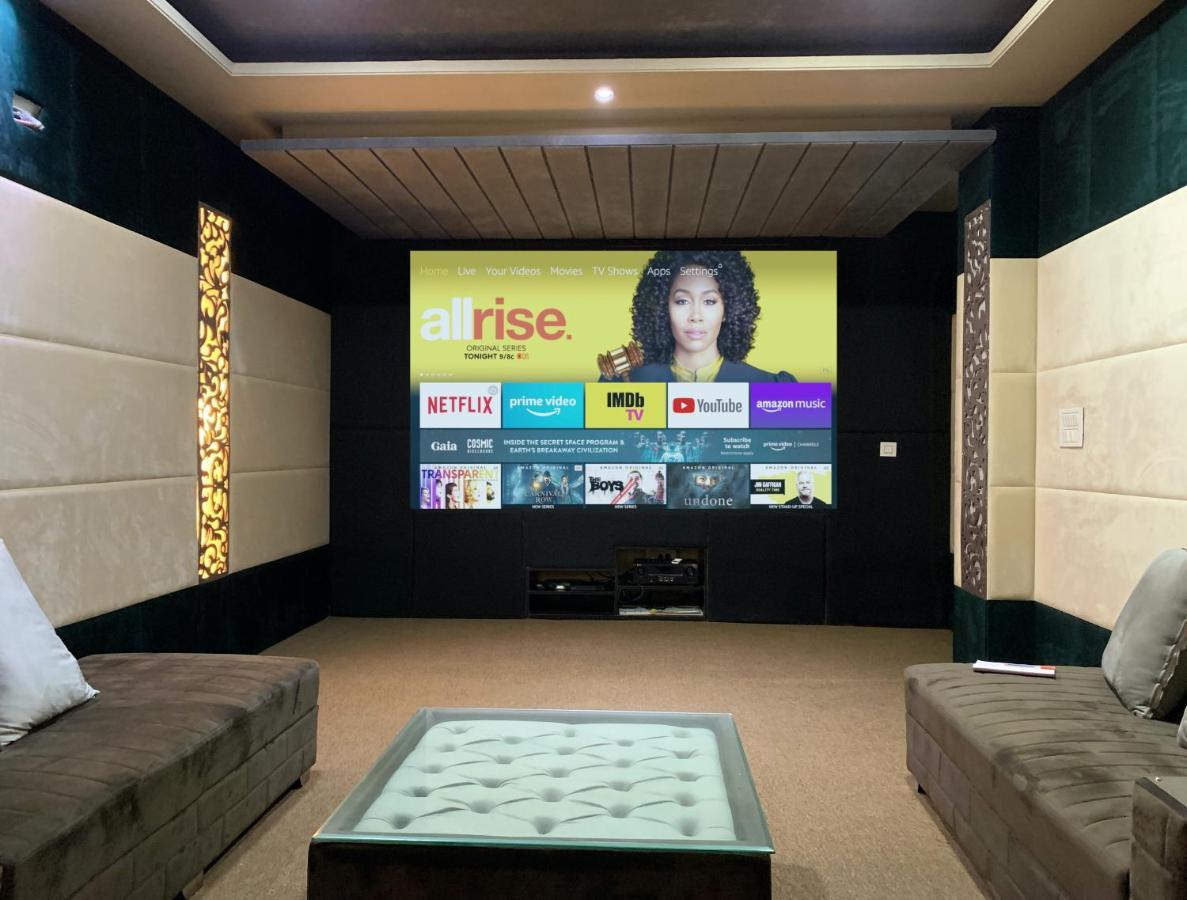 Villa Malibu - Luxury With Theater & Pool Jaipur
