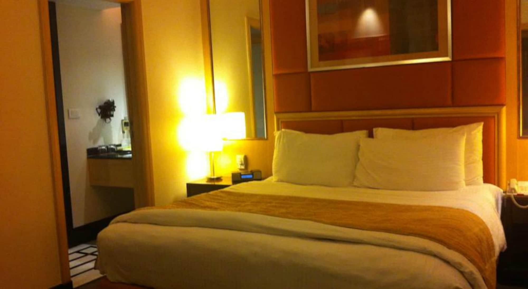 Lemon Tree Premier, Hotel 4*