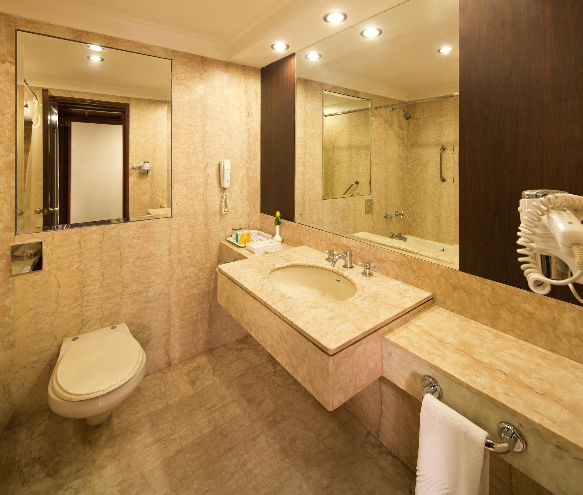 Hotel V Sarovar Portico Mi Road Jaipur