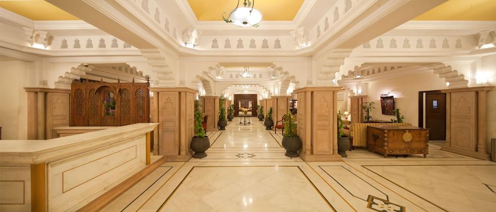 V Sarovar Portico Mi Road Hotel Jaipur