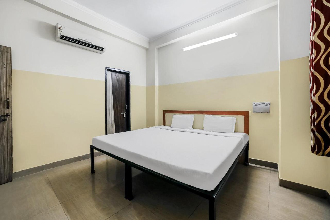 Hotel Oyo 44365 Sunshine 3*