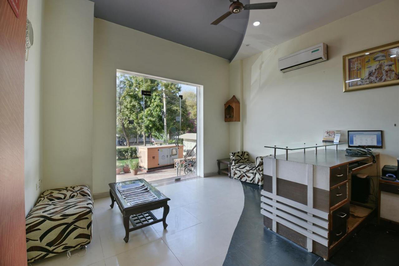 Hotel Collection O 7238 Mansarovar Palace 3*