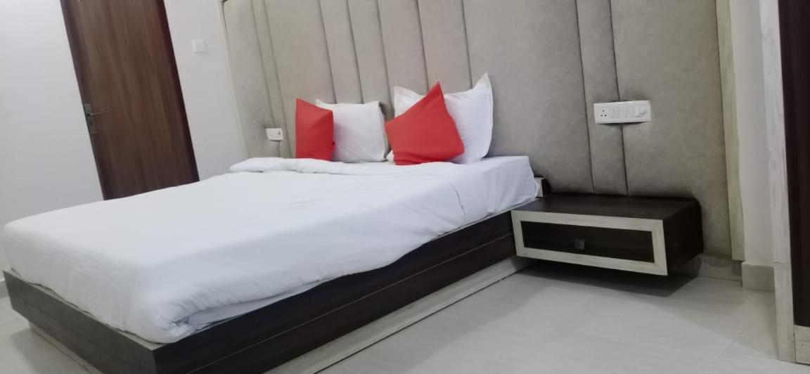 Crown Plaza 2*